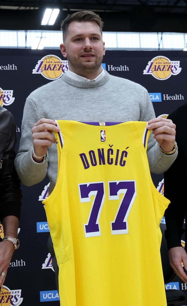 乐鱼体育-东契奇正式亮相湖人：多希望科比能见证这一刻