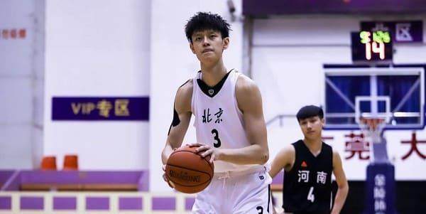 曾凡博将代表首钢出战CBA，但并未放弃NBA的梦想